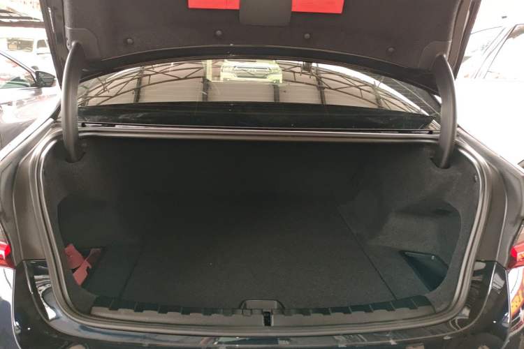 Used BMW i3 2025 eDrive 35 L
