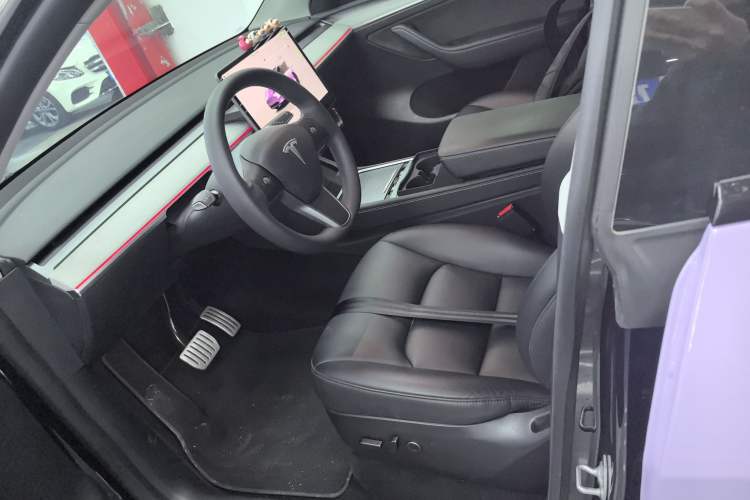 Used Tesla Model Y 2023 High-Performance All-Wheel-Drive Version Left Front Seat