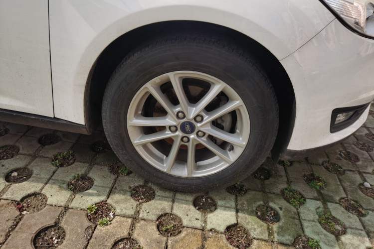 Used Ford Focus 2018 Hatchback Classic 1.6L Automatic Trendy SmartDrive Edition