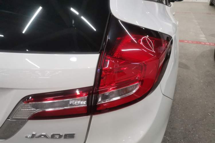 Used Honda Jade 2017 1.8L automatic Comfort version 5 seats