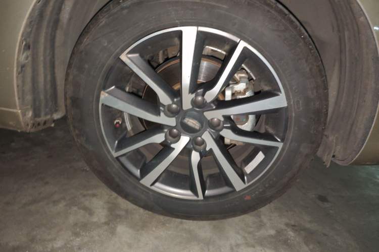 Used Geely Auto Emgrand 2019 Leading Edition 1.5L CVT Upward-Connected Model China VI Standard
