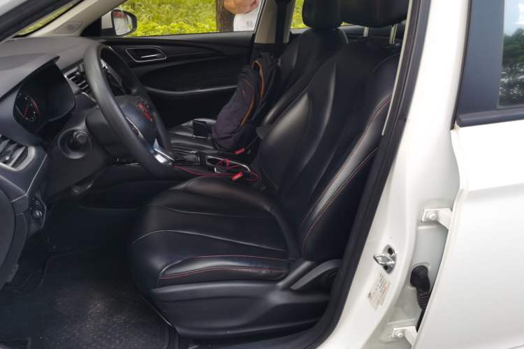 Used Roewe i5 2019 1.5L Automatic 4G Connected Langyue Edition