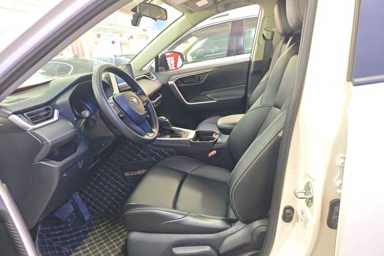 Used Toyota Wildlander 2022 Updated Version 2.0L CVT Two-Wheel Drive Leading Edition
