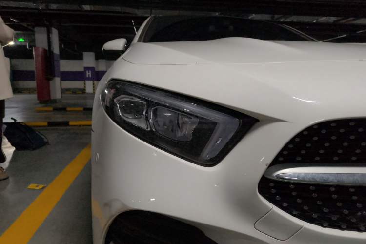 Used Mercedes-Benz A-Class 2022 Second Facelift A 200 L Sport Sedan Fashion Version Right Front Headlight