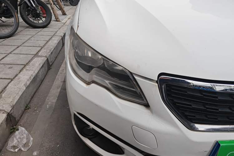 Used Peugeot 301 2018 1.6L Manual Comfort Edition Right Front Headlight