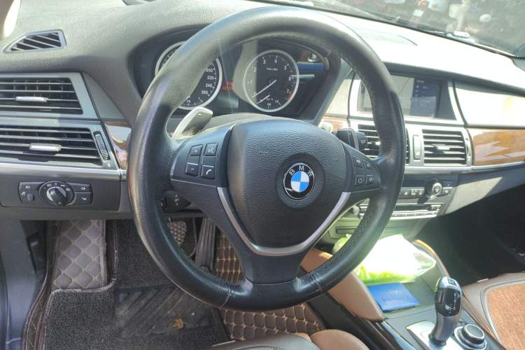 Used BMW X6 2014 xDrive35i Sport model
