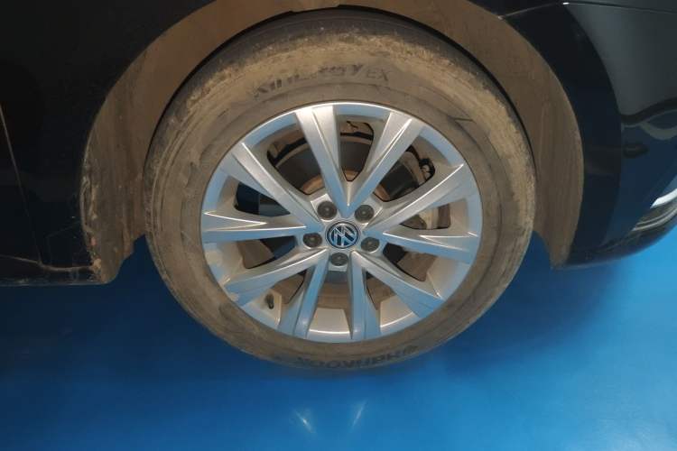 Used Volkswagen Lavida 2017 1.6L Automatic Comfort Edition
