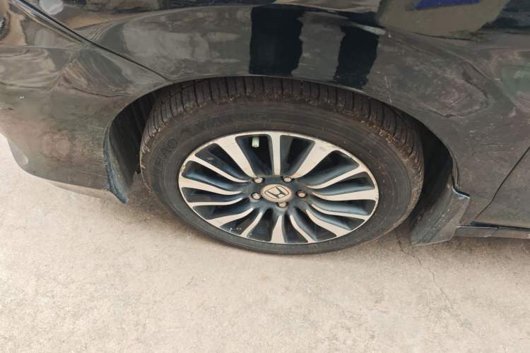 Used Honda Crider 2015 1.8L automatic comfort version Exterior 2