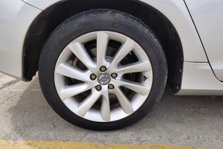 Used Volvo S60 2015 S60L 2.0T Zhiyuan Edition
