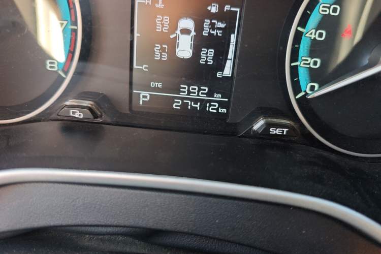 Used Geely Auto Emgrand 2021 UP 1.5L CVT Luxury Model Odometer Close Up