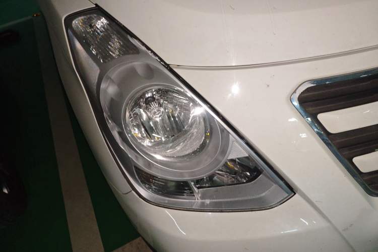 Used Hyundai H-1 Starex 2011 2.4L Comfort Edition
