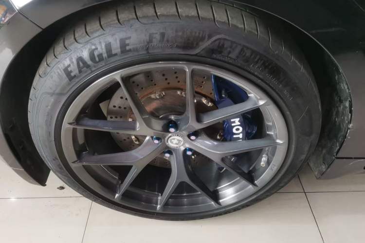 Used Zeekr 001 2022 Ultra-Long Range Dual-Motor YOU Version Left Front Wheel Hub