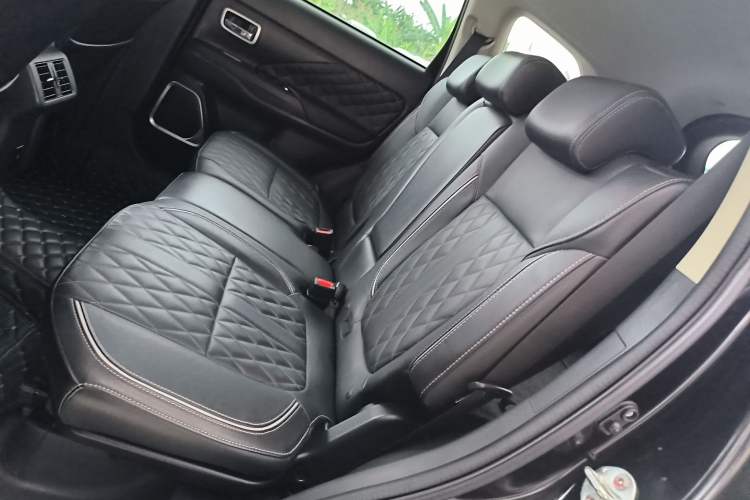 Used Mitsubishi Outlander 2020 2.4L 4x4 Zhi Xiang Edition 7-Seater
