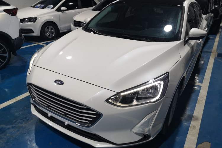 Used Ford Focus 2019 Hatchback EcoBoost 180 Automatic Trendy Model