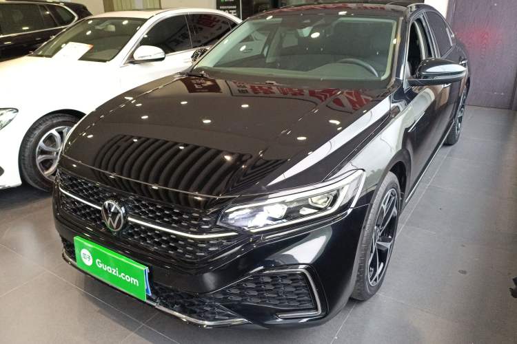 Used Volkswagen Passat 2023 330TSI Starry Luxury Edition