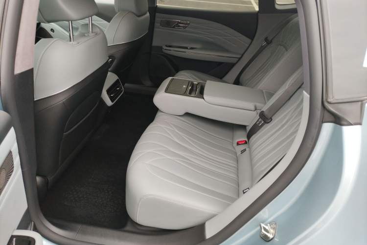 Used Geely Galaxy E8 2025 700 km Long-Range Intelligent Driving Version
