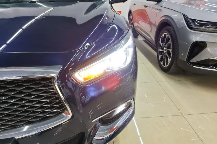 Used Infiniti QX60 2016 2.5 S/C Hybrid Two-Wheel-Drive Excellence Edition China V Standard