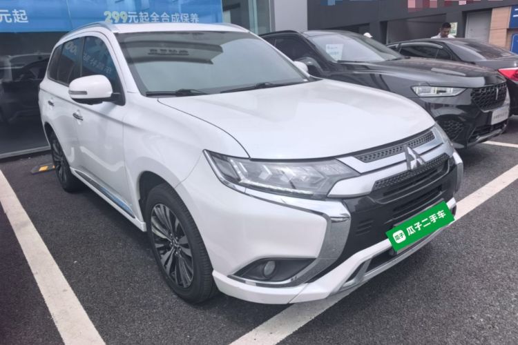 Used Mitsubishi Outlander 2021 2.4L 4x4 Zhi Xiang Edition 7 Seats
