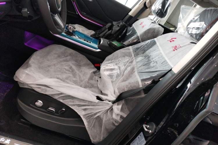 Used Hongqi HS7 PHEV 2025 Model 2.0T PHEV Four-Wheel Drive 2 Million Units Commemorative Edition 6-Seater