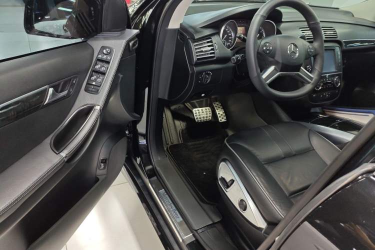 Used Mercedes-Benz R-Class 2017 R 320 4MATIC Luxury Collection Edition