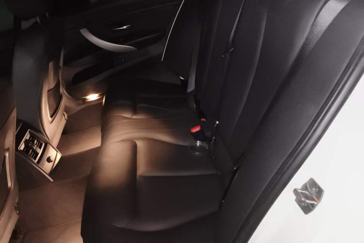 Used BMW 3 Series 2015 320Li Luxury Design Package
