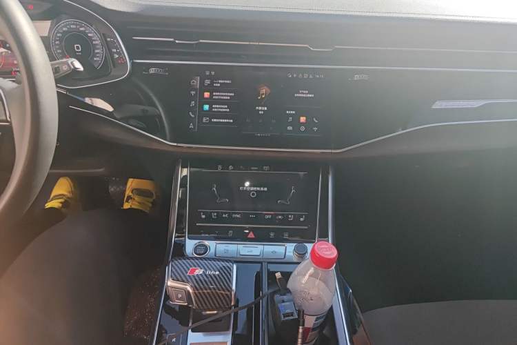 Used Audi Q7 2023 55 TFSI quattro S line Sport Edition Audio And AC Panel