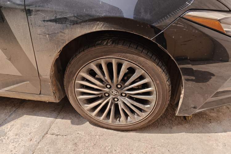 Used Toyota Avalon 2019 2.0L XLE Premium Edition China VI Right Front Wheel Hub