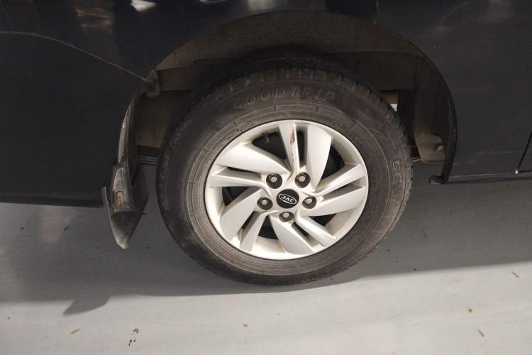 Used JAC Refine M4 2016 2.0L Manual Luxury Version