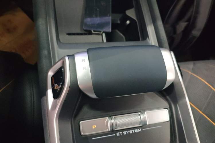 Used Deepal G318 2025 Worry-Free Cross-Country Edition Four-Wheel Drive Distant Mountains Version Gear Lever