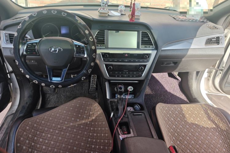 Used Hyundai Sonata 2015 1.6T GLX Advanced Model Center Console