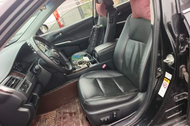 Used Toyota Camry 2016 2.0G 10th Anniversary Leading Edition
