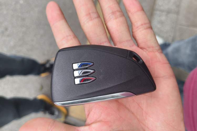 Used Buick Envision 2025 25T Entry-Grade Platinum Edition Vehicle Key