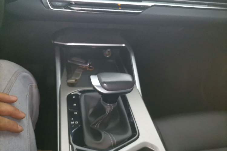 Used Geely Auto Emgrand 2023 4th Generation Champion Edition 1.5L CVT Prestige Model Gear Lever
