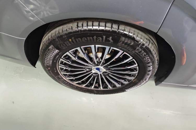 Used Denza D9 2022 DM-i 1040 Prestige Model