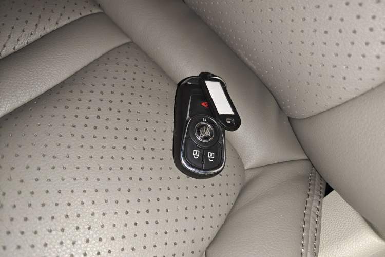 Used Buick GL8 2017 ES 28T Comfort Model China V Standard
