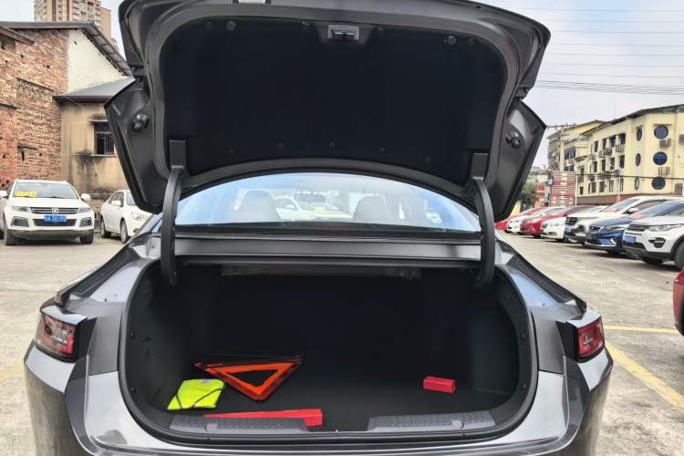 Used Changan Eado PHEV 2025 Smart New Blue Whale 145KM Battleship Edition