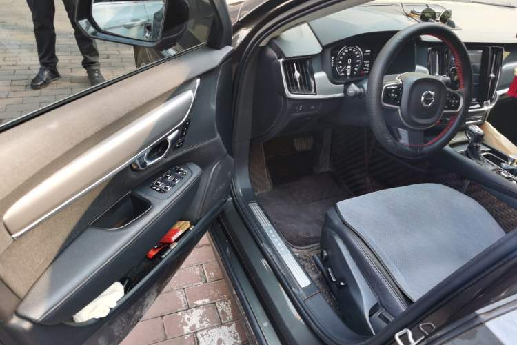 Used Volvo S90 2019 T4 Zhiyi Edition