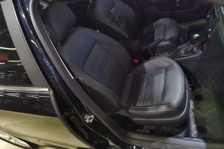 Used Volkswagen Lavida 2017 1.6L Automatic Comfort Edition
