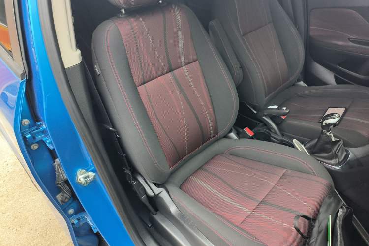 Used Buick Encore 2015 1.4T Manual Two-Wheel Drive Urban Advanced Model
