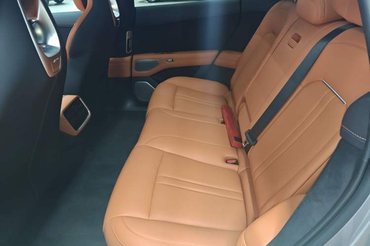 Used Xiaomi Auto YU7 2025 Ultra-Long Range Rear-Wheel Drive Version Left Rear Seat