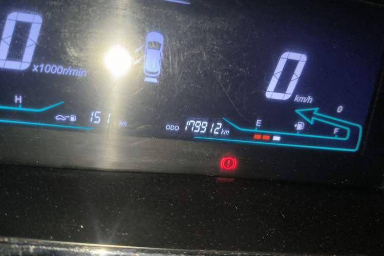 Used CHANGAN KAICHENG Oushang A600 2016 1.5L Manual Luxury 7-Seater Odometer Close Up