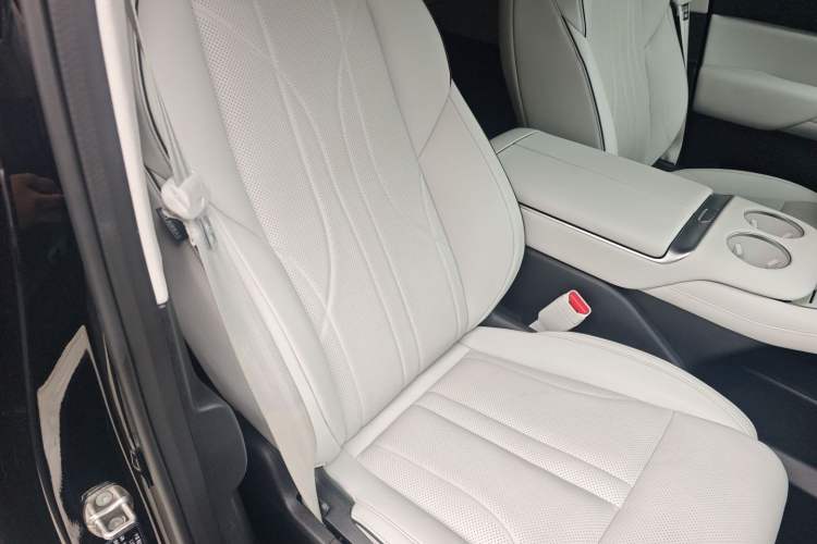 Used XPeng X9 2024 702 Ultra-Long Range Max