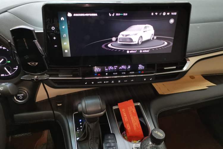 Used Toyota SIENNA 2024 2.5L Hybrid Four-Wheel Drive Prestige Edition Audio And AC Panel