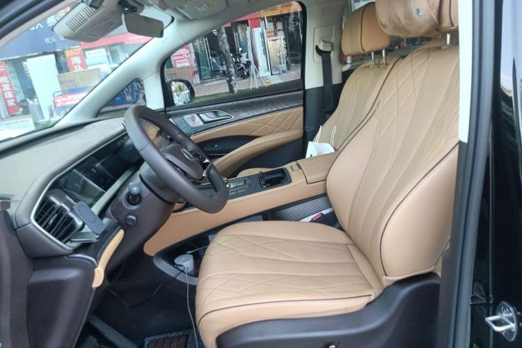 Used Denza D9 2024 EV 620 Premium Model