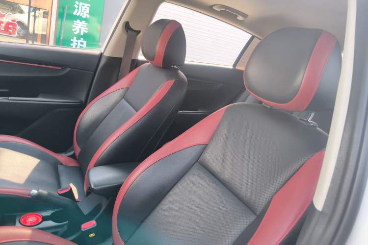 Used Kia KX Cross 2017 1.4L AT GLS Left Front Seat