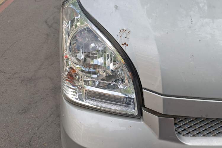 Used Wuling Rongguang 2021 1.5L Extended Standard Version with Air Conditioning – L3C Right Front Headlight