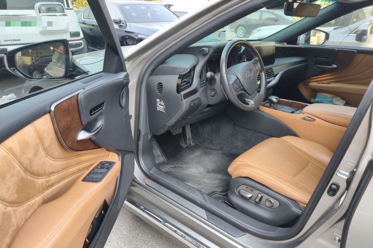 Used Lexus LS 2021 500h Excellence Edition
