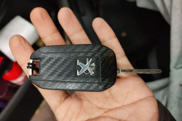 Used Peugeot 3008 2015 2.0L Automatic Trend Edition Vehicle Key