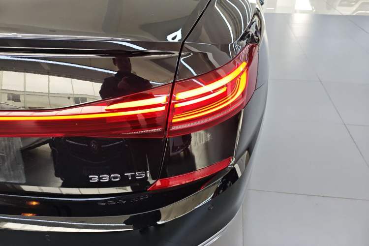 Used Volkswagen Passat 2022 330TSI Elite Edition Custom Version
