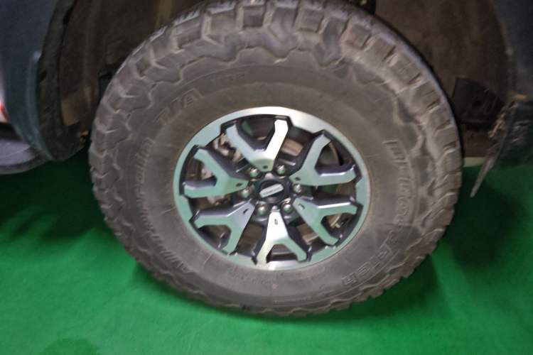 Used Ford F-150 Raptor 2023 3.5T Raptor Right Front Wheel Hub